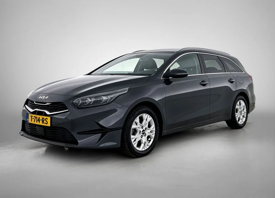Kia Ceed_Sportswagon (2023) — foto 1