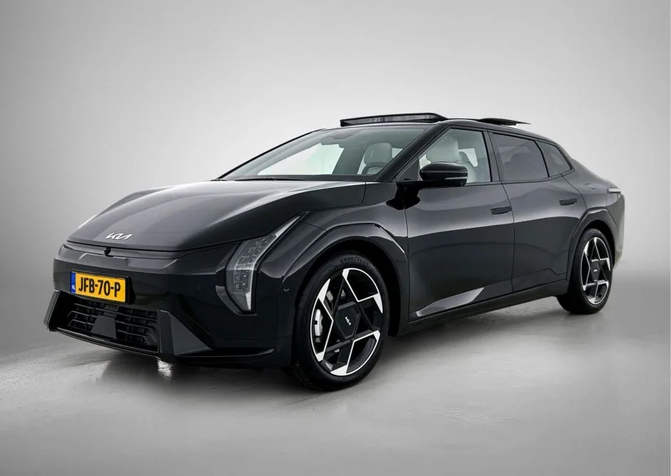 Kia EV4 (2025) — foto 1