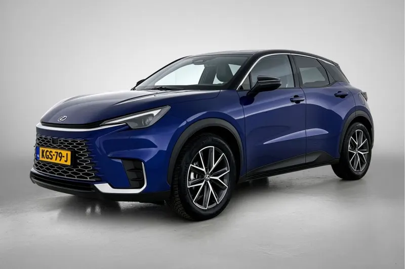 Lexus LBX (2025)