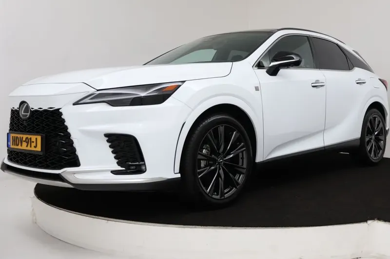 Lexus RX (2025)