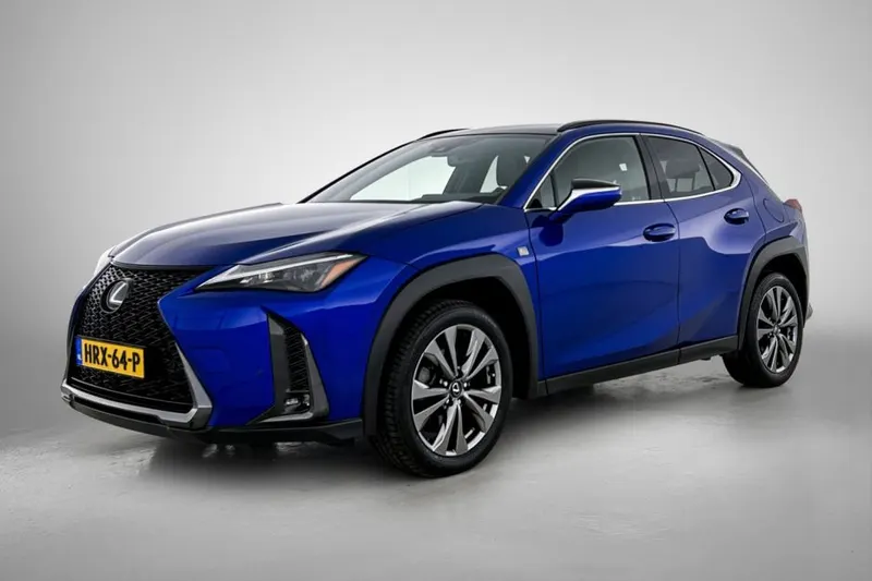 Lexus UX (2023)