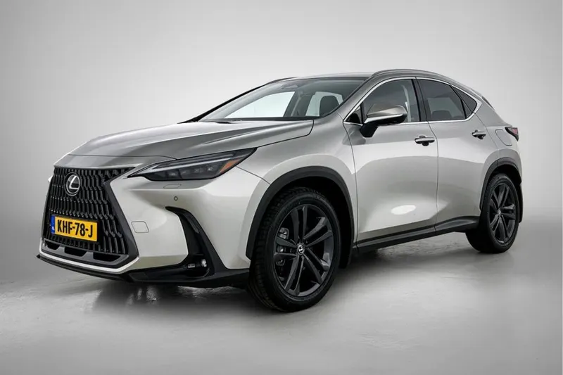 Lexus NX (2025)