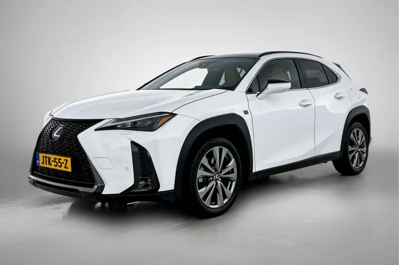 Lexus UX (2024)