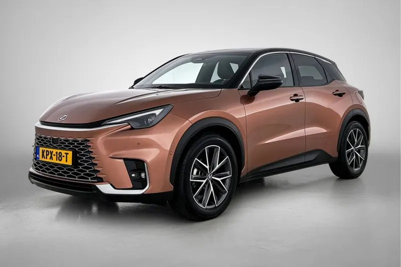 Lexus LBX (2024)