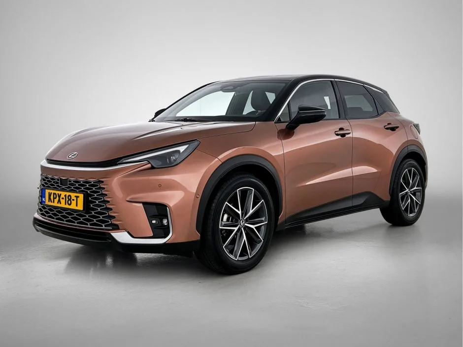 Lexus LBX (2024) — foto 1