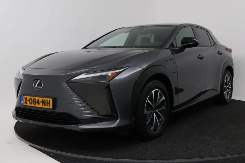 Lexus RZ (2023)