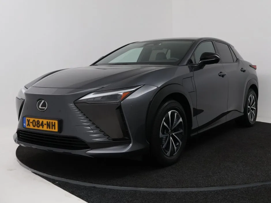 Lexus RZ (2023) — foto 1