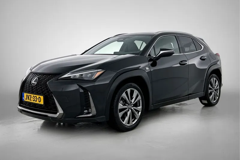 Lexus UX (2024)