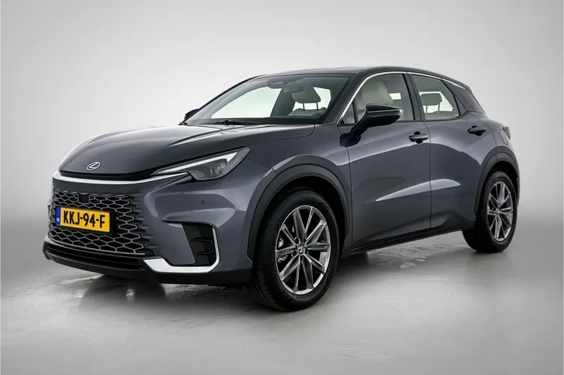 Lexus LBX (2025)