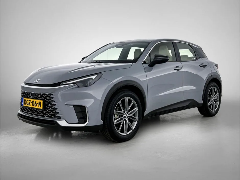 Lexus LBX (2024) — foto 1