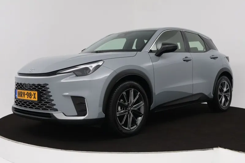 Lexus LBX (2025)