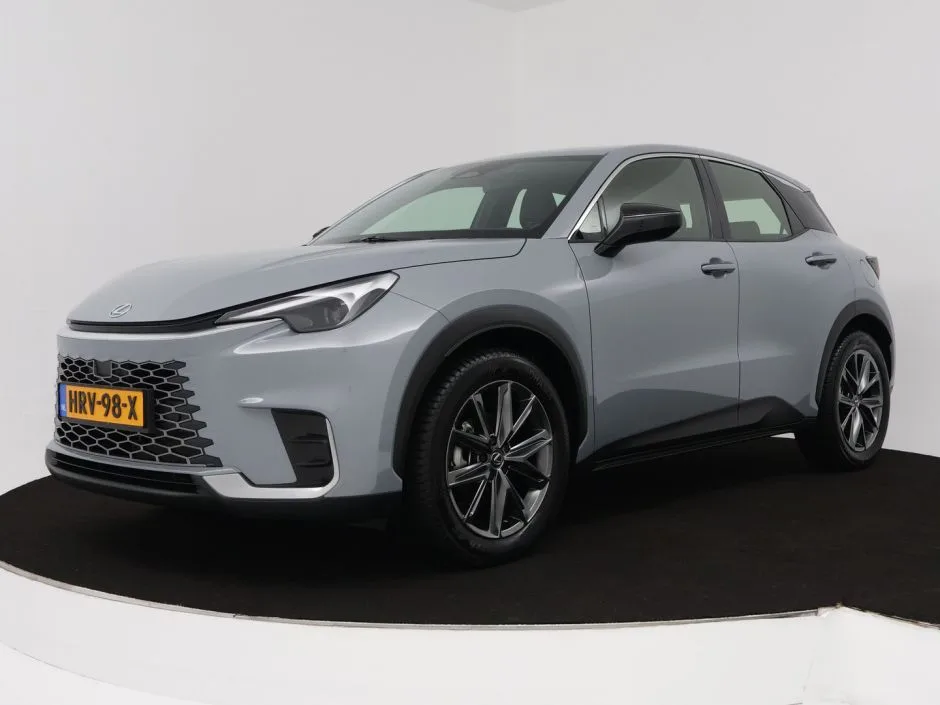 Lexus LBX (2025) — foto 1
