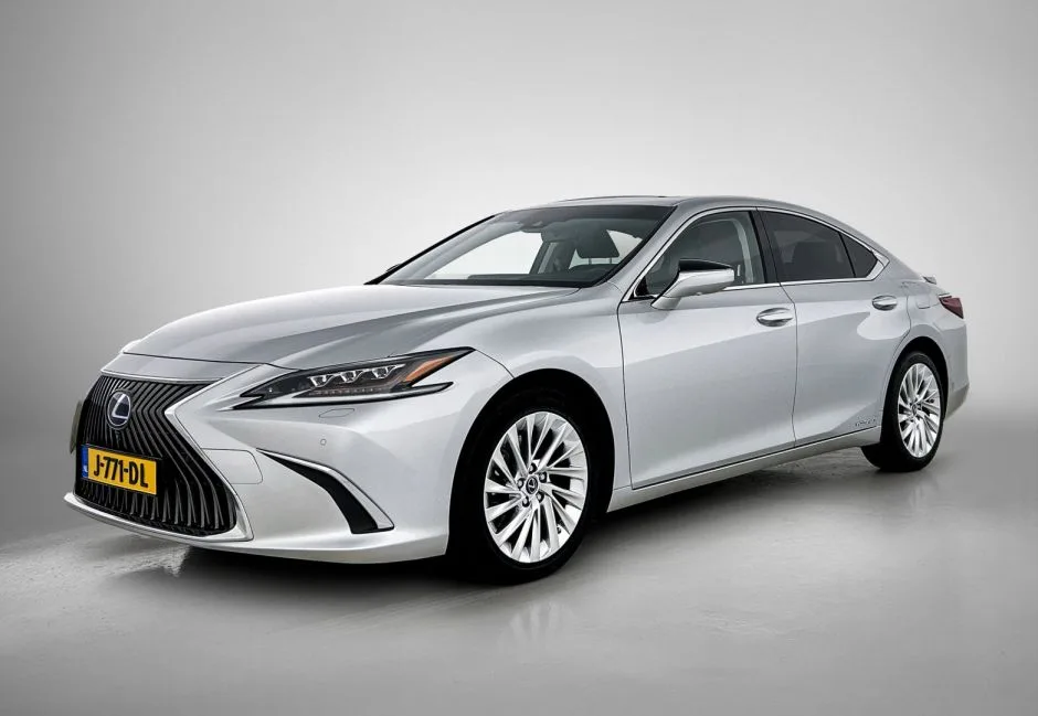Lexus ES (2020) — foto 1