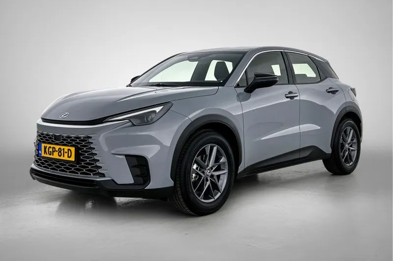 Lexus LBX (2024)