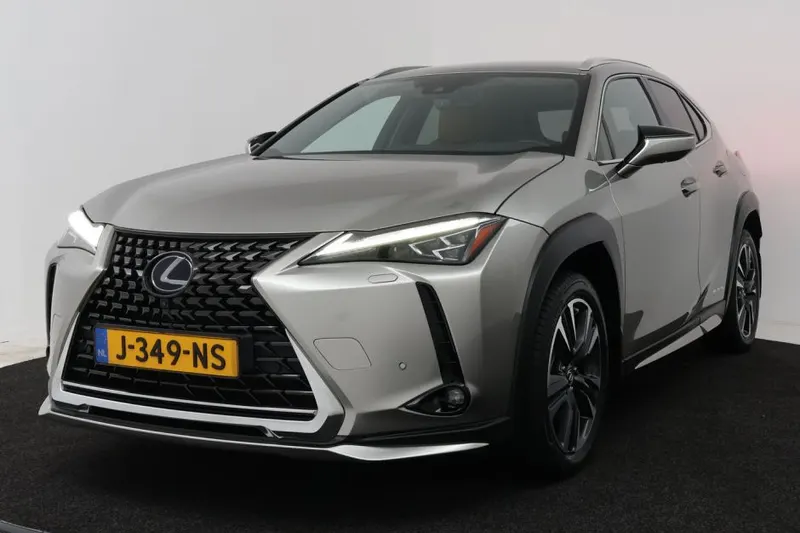 Lexus UX (2020)