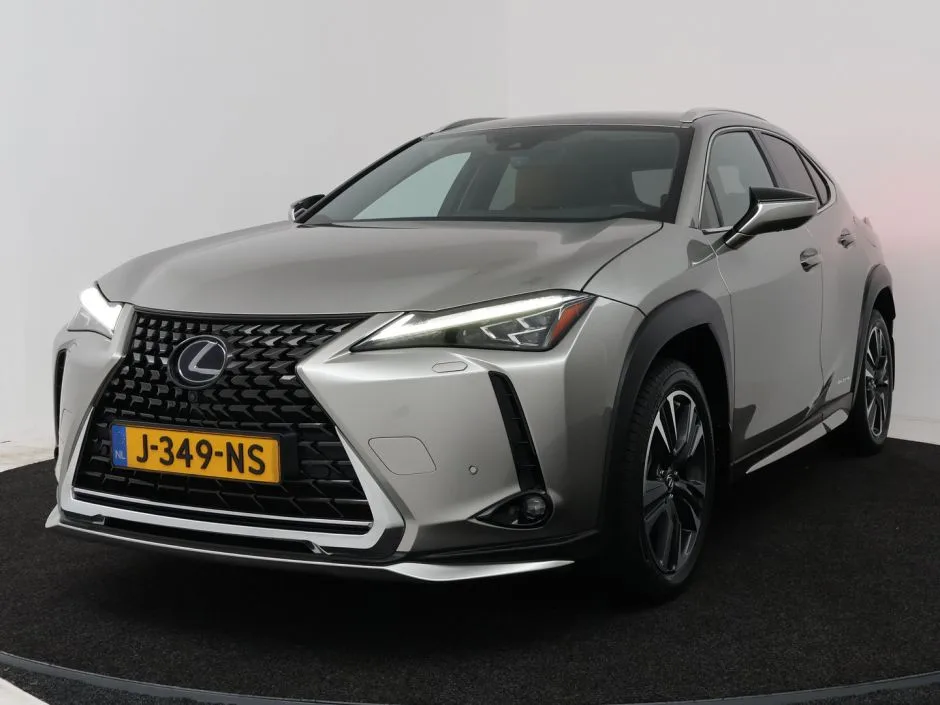 Lexus UX (2020) — foto 1