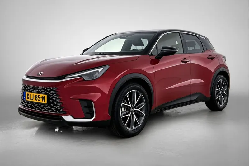 Lexus LBX (2024)