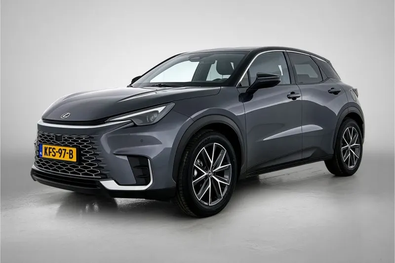 Lexus LBX (2024)