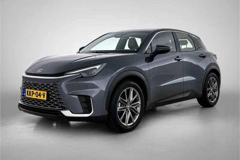 Lexus LBX (2025)