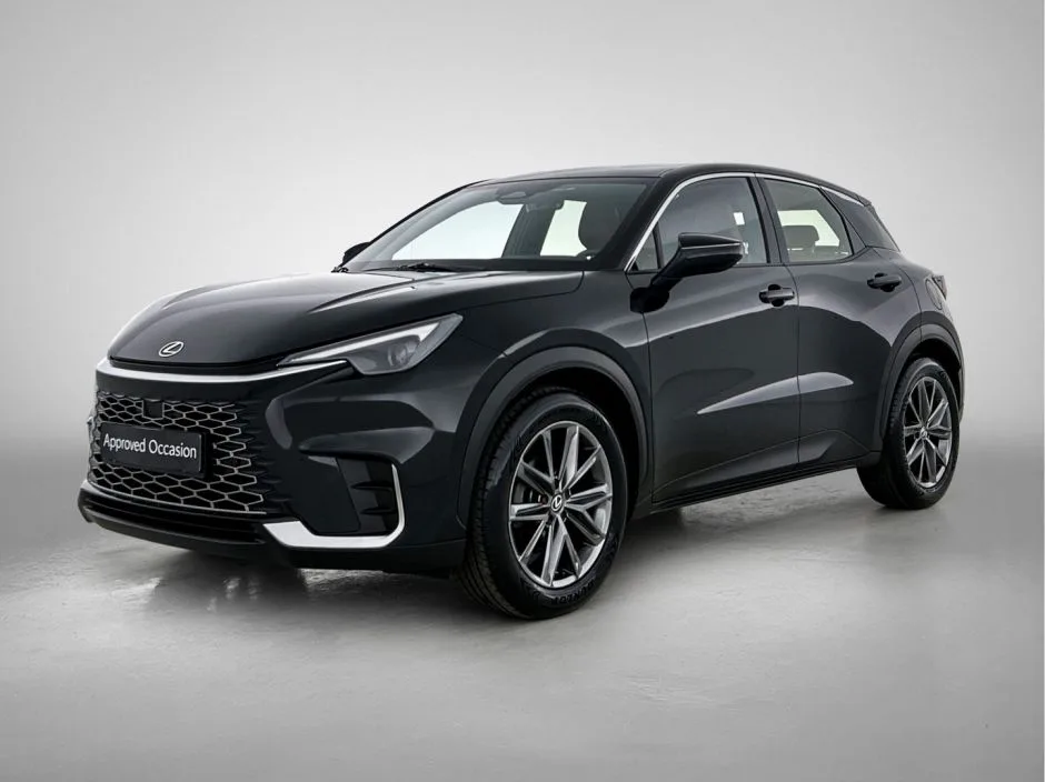 Lexus LBX (2024) — foto 1