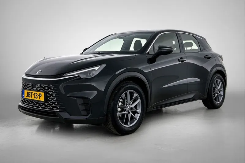 Lexus LBX (2025)