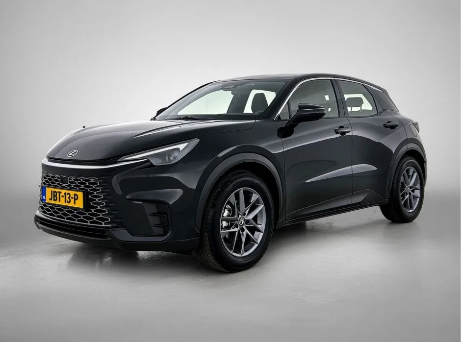 Lexus LBX (2025) — foto 1