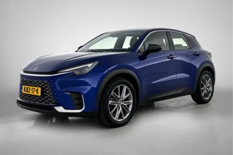 Lexus LBX (2024)