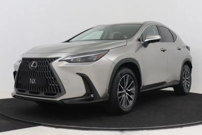 Lexus NX (2022)