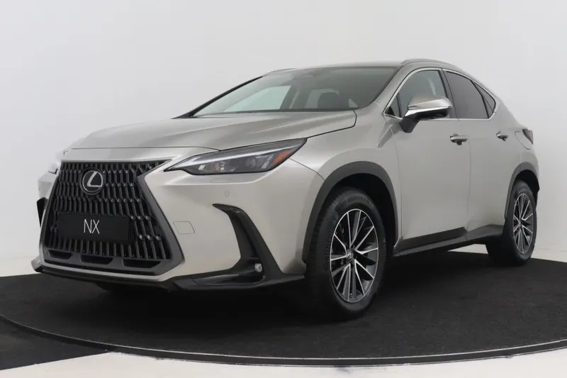 Lexus NX (2022)