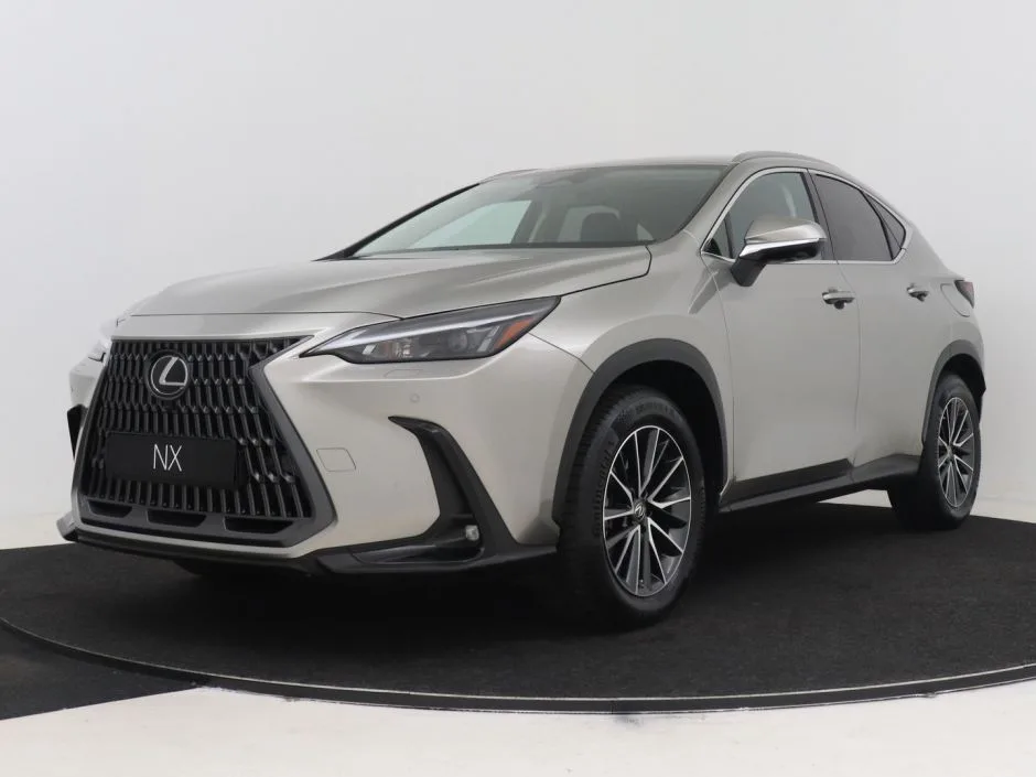 Lexus NX (2022) — foto 1