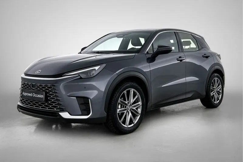 Lexus LBX (2024)