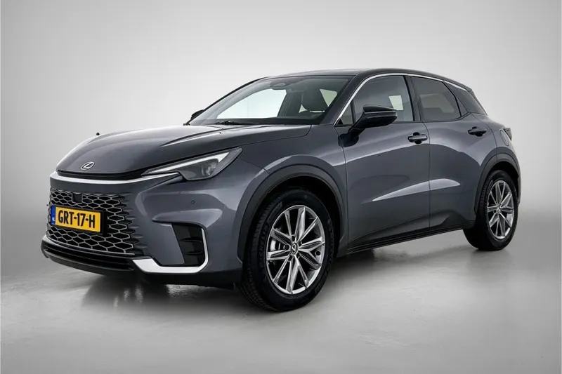 Lexus LBX (2024)