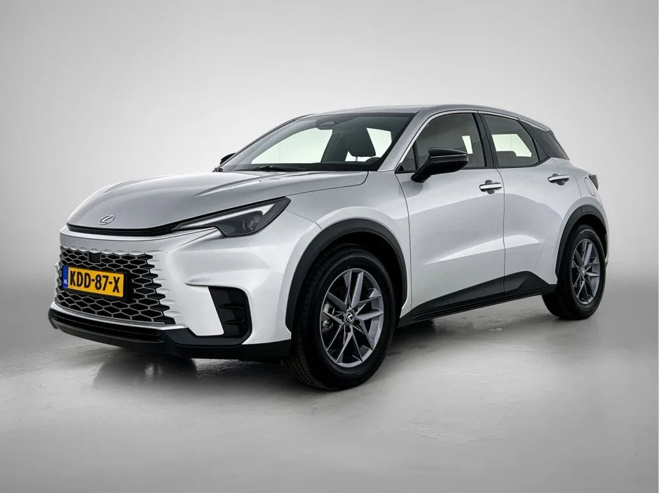 Lexus LBX (2024) — foto 1