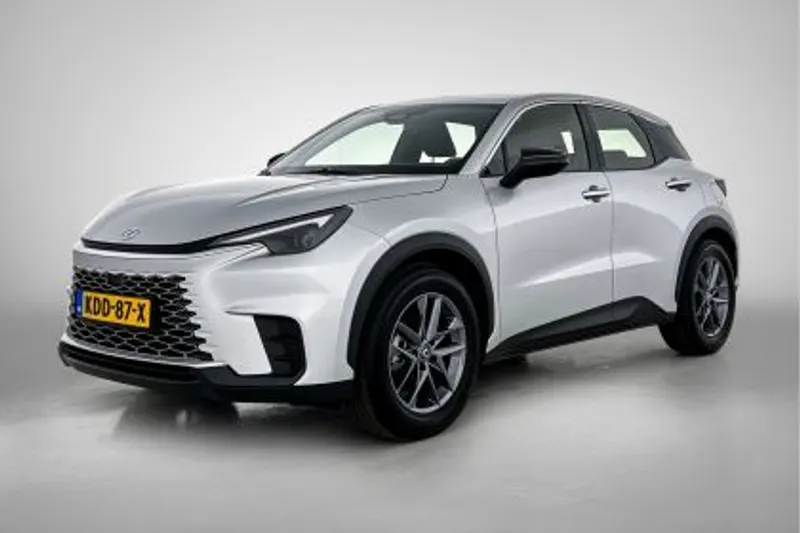 Lexus LBX (2024)