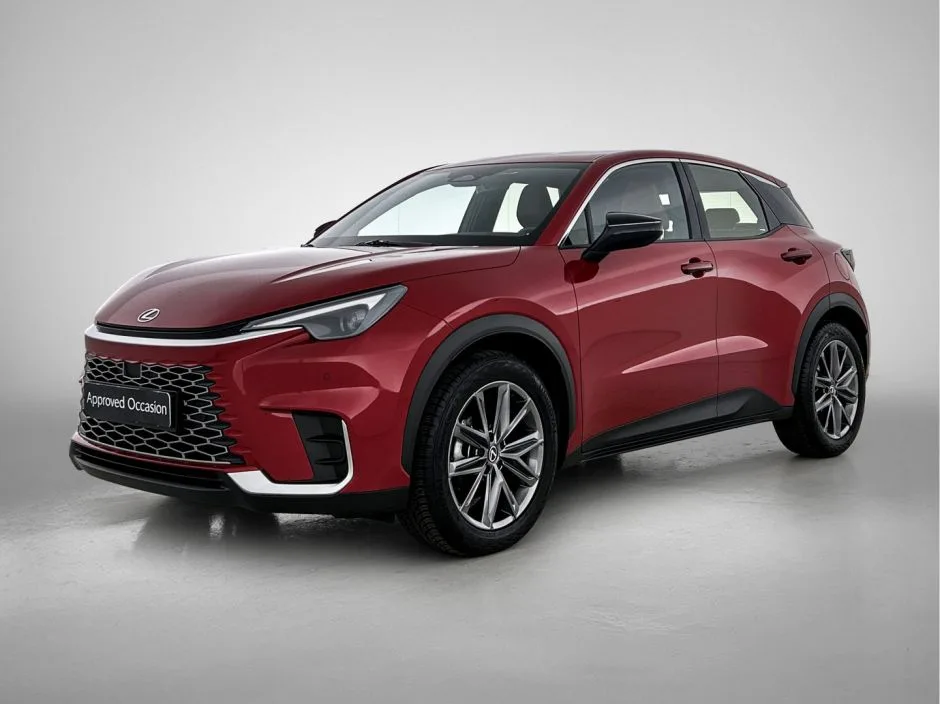 Lexus LBX (2024) — foto 1
