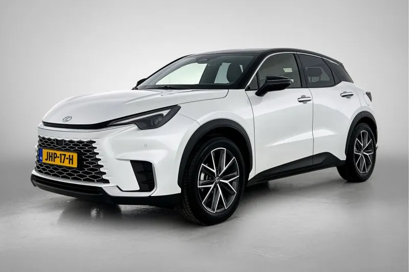 Lexus LBX (2025)