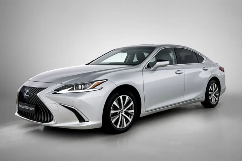 Lexus ES (2021)