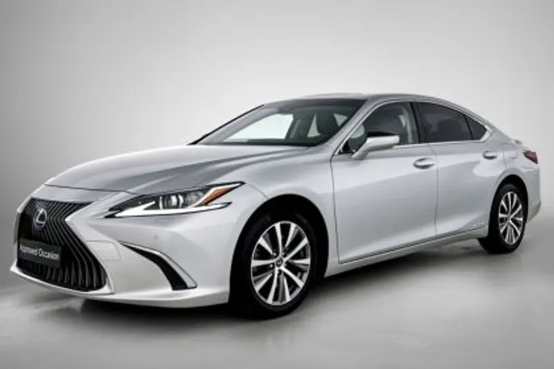 Lexus ES (2021)
