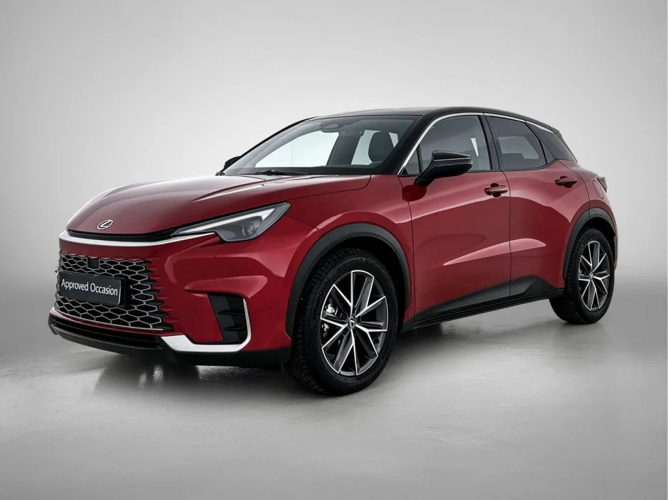 Lexus LBX (2024) — foto 1