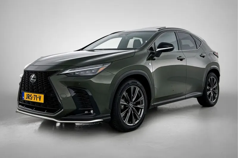 Lexus NX (2024)