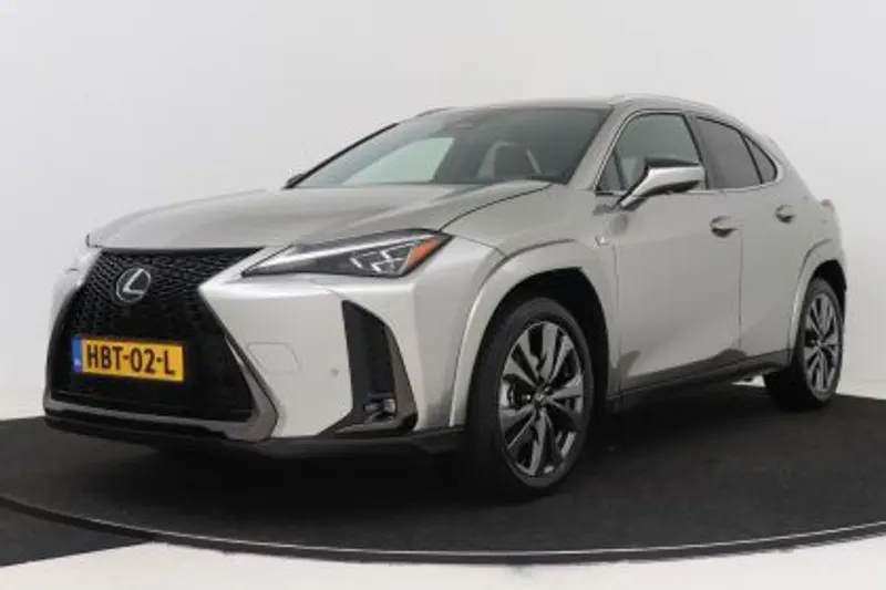 Lexus UX (2025)