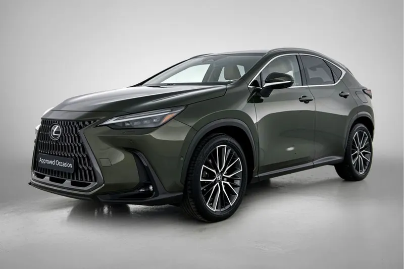 Lexus NX (2022)