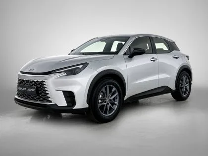 Lexus LBX (2024) — foto 1