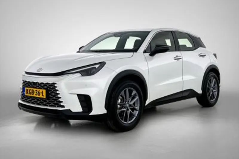 Lexus LBX (2025)