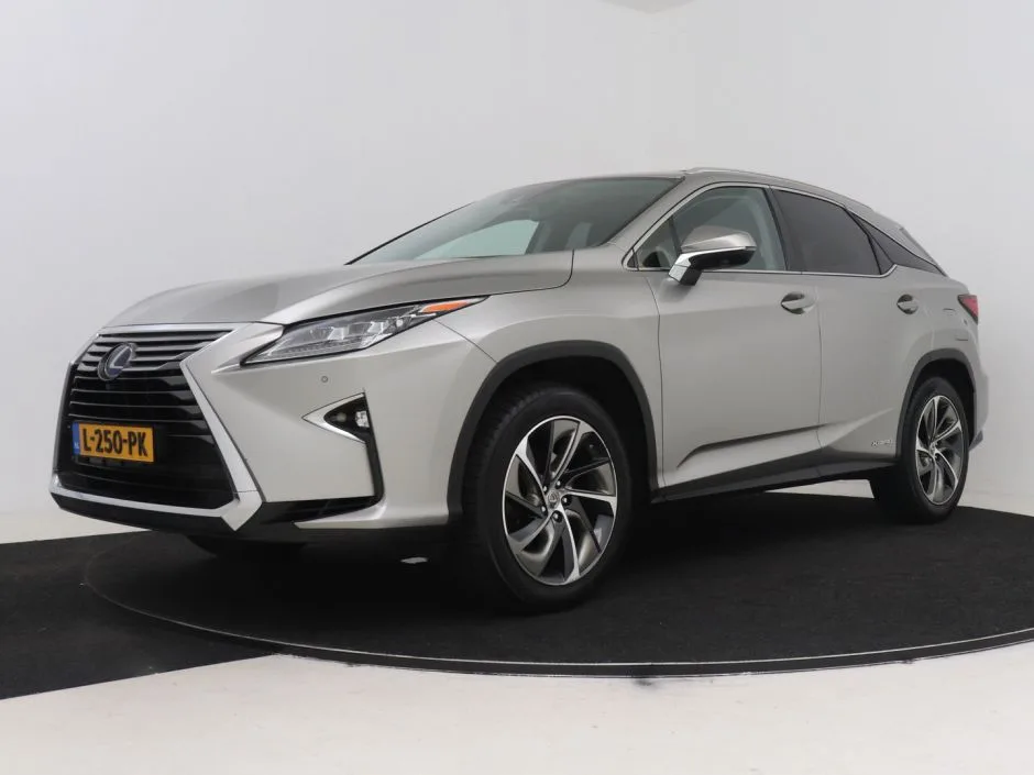 Lexus RX (2017) — foto 1