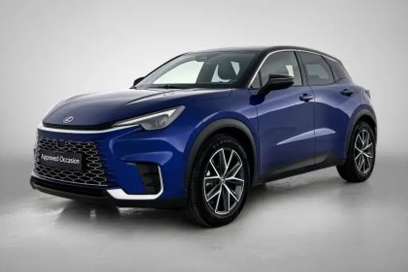 Lexus LBX (2024)