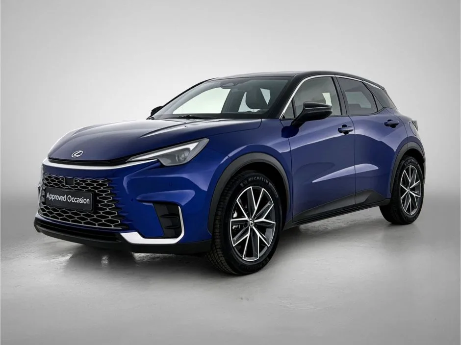 Lexus LBX (2024) — foto 1