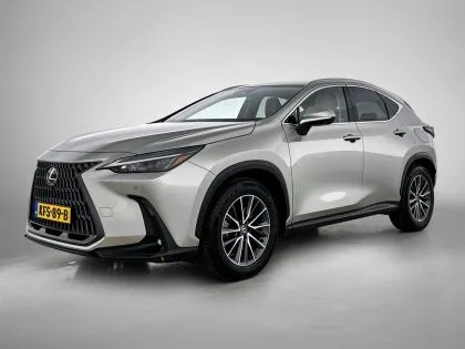 Lexus NX (2024) — foto 1