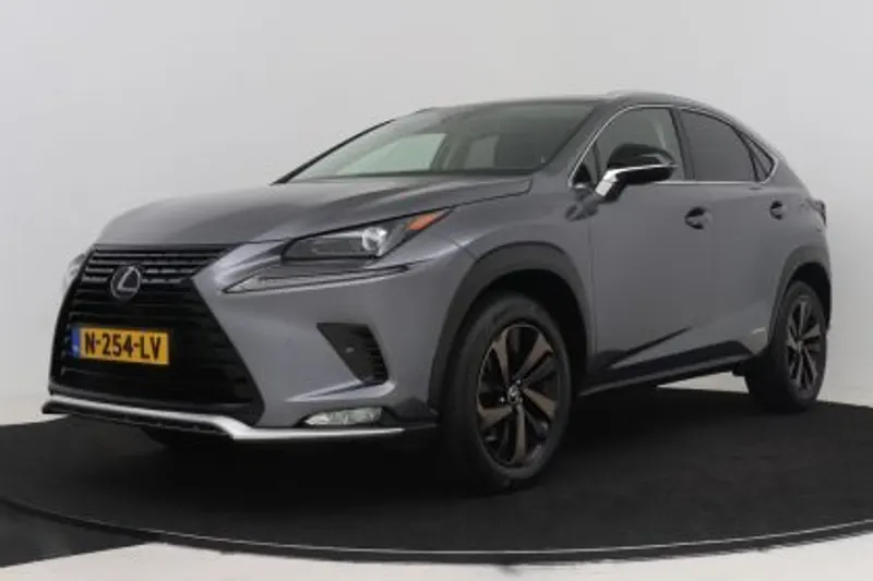 Lexus NX (2021)
