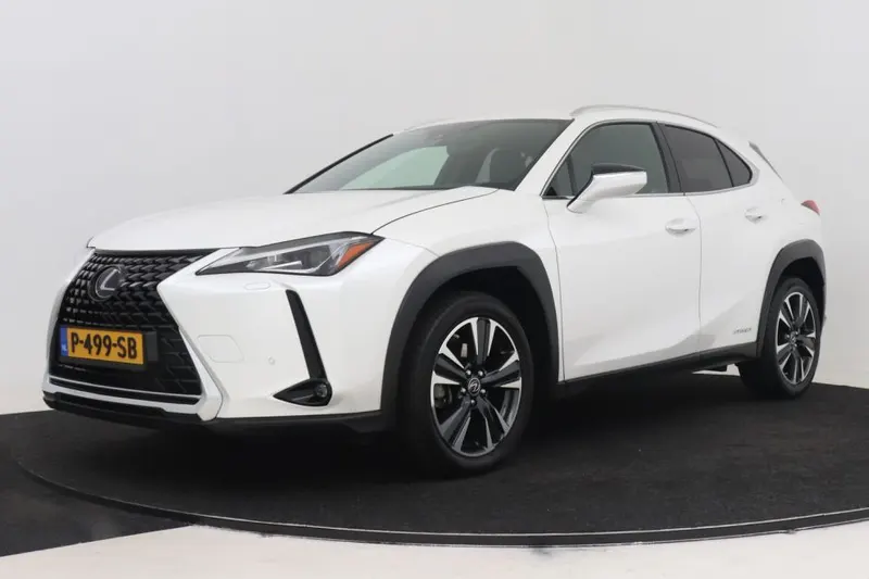 Lexus UX (2022)